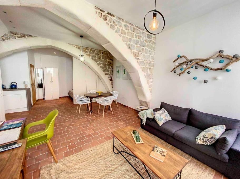 Joli Studio Au Coeur De Grasse - Parking Inclus Esterno foto